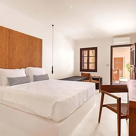 Akre - Designed For Adults Hotell Naxos City