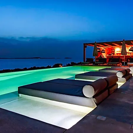 Akre - Designed For Adults Hotell Naxos City